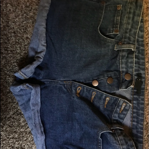 Shorts - Picture 2 of 2